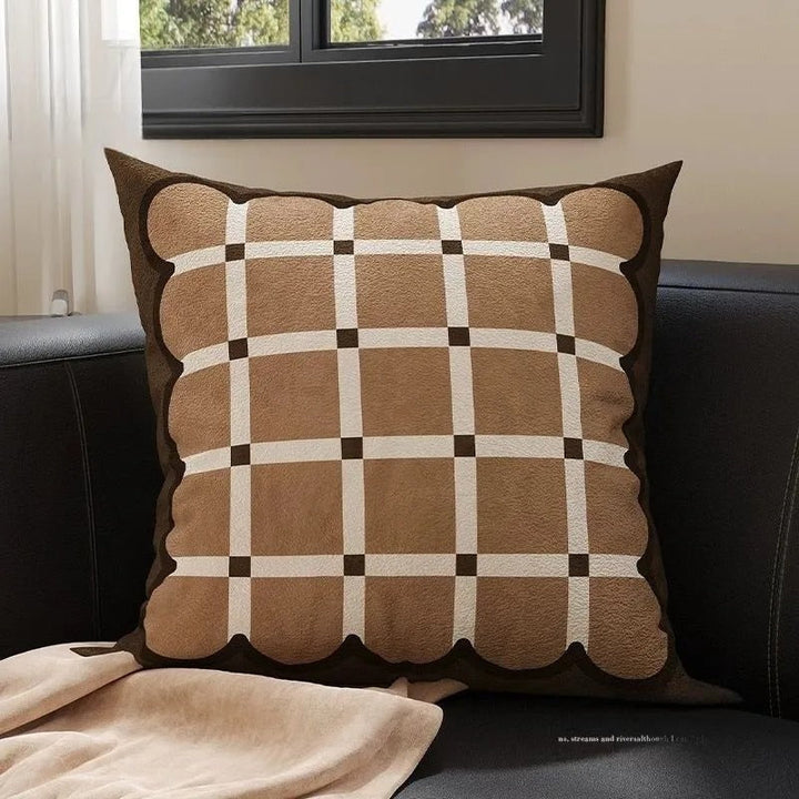 Helsinki™ | Timeless brown velvet charm