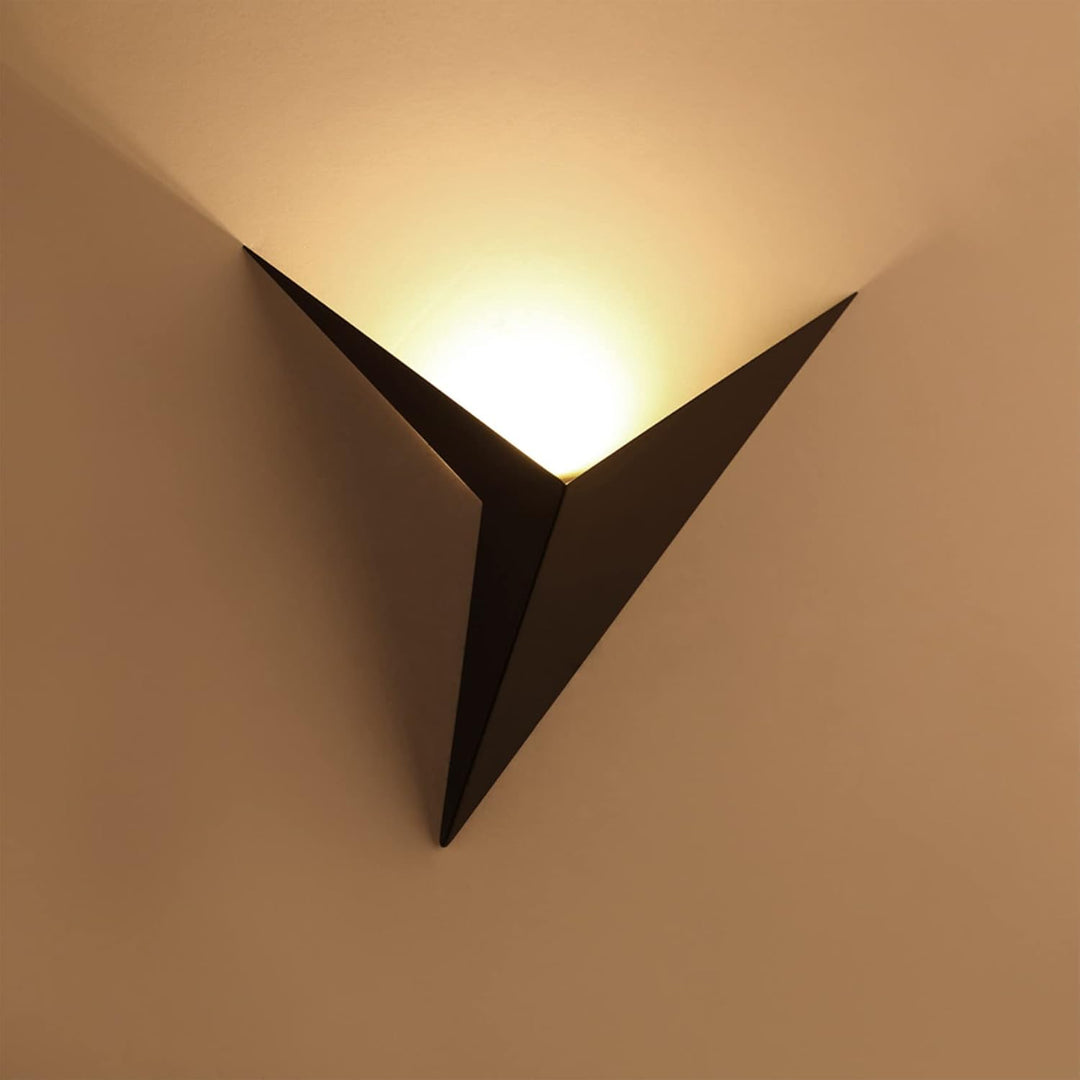 Jena™ | Modern geometric triangular lamp
