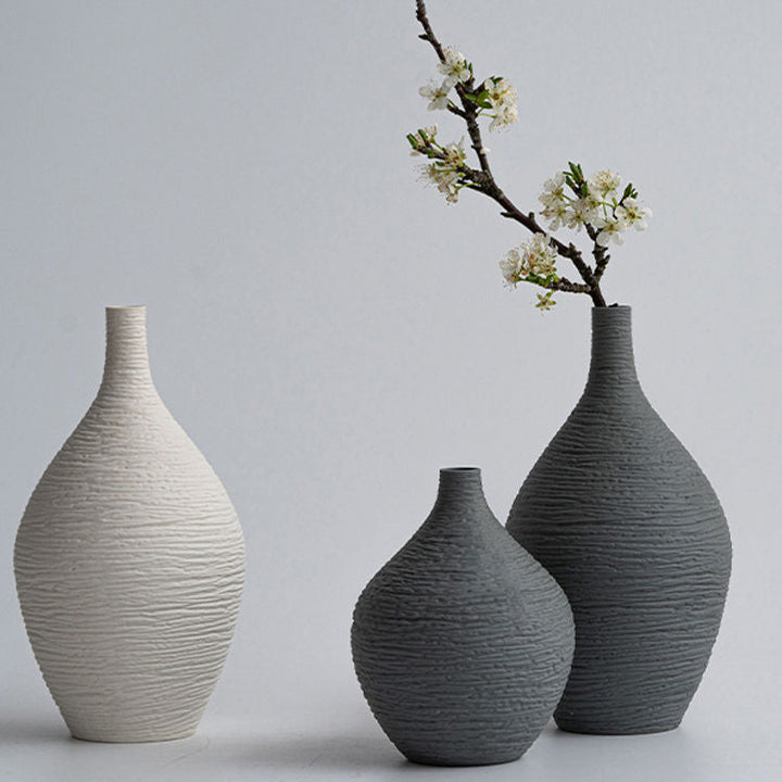 Sami™ | Ceramic vase with narrow opening