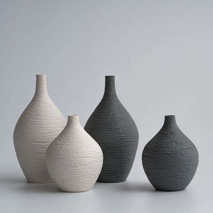 Sami™ | Ceramic vase with narrow opening