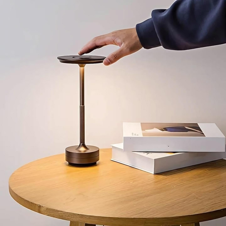 Essaro™ Table Lamp | Wireless &amp; Rechargeable