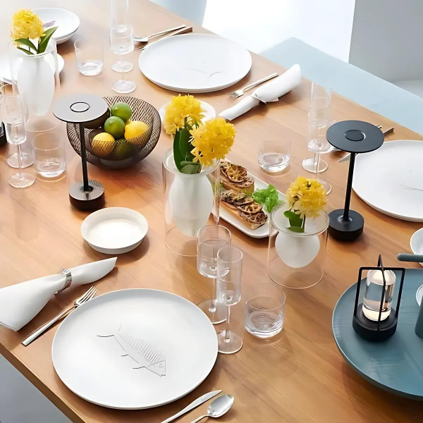 Essaro™ Table Lamp | Wireless &amp; Rechargeable