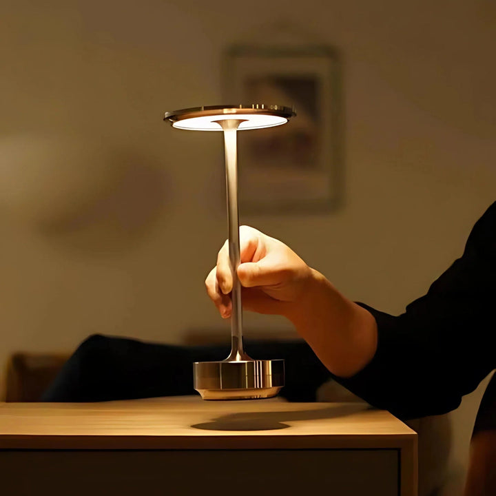 Essaro™ Table Lamp | Wireless &amp; Rechargeable