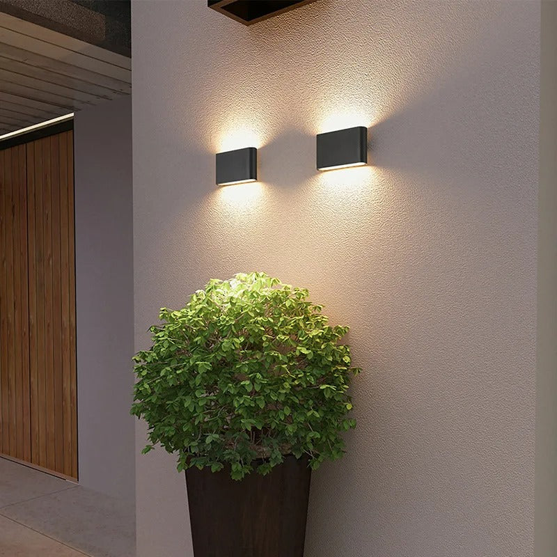 Elaris™ | Modern LED wall light for outdoor use