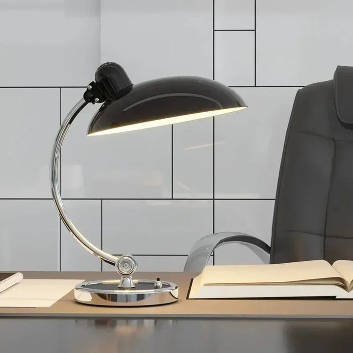 Darion™ | Slim, flexible and timeless desk lamp