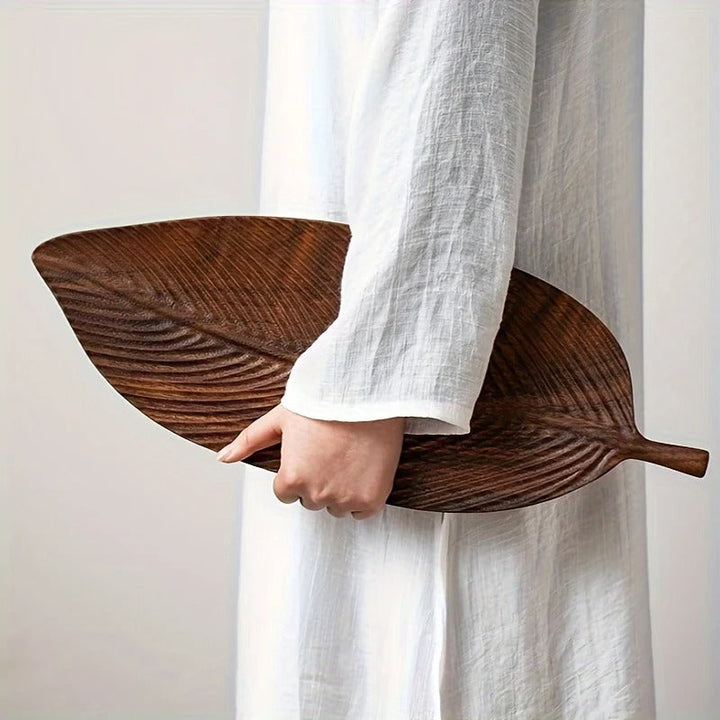 Miyu™ | Wooden plate made of walnut wood