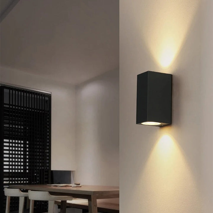 Jelvion™ | Slim outdoor wall light