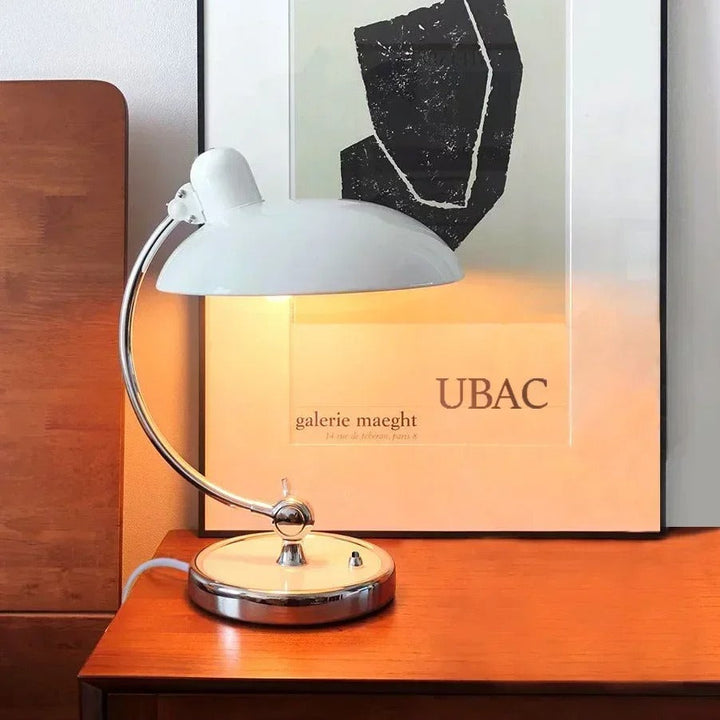 Darion™ | Slim, flexible and timeless desk lamp
