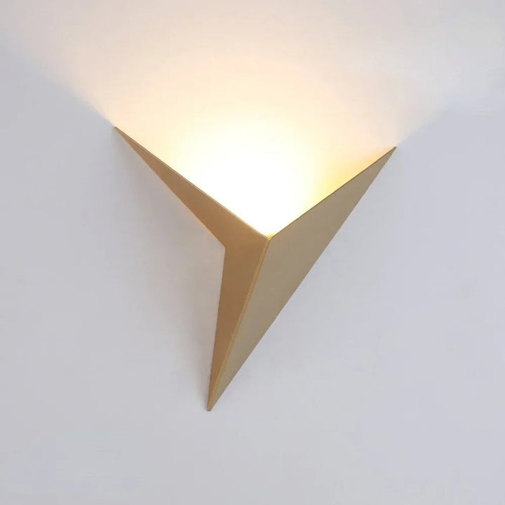 Jena™ | Modern geometric triangular lamp