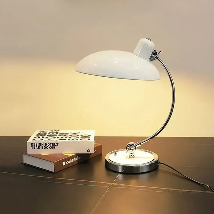 Darion™ | Slim, flexible and timeless desk lamp