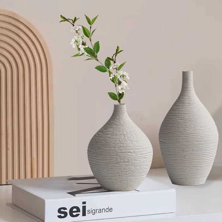 Sami™ | Ceramic vase with narrow opening