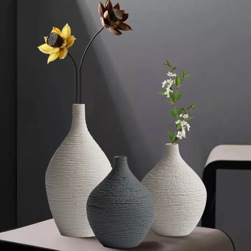 Sami™ | Ceramic vase with narrow opening