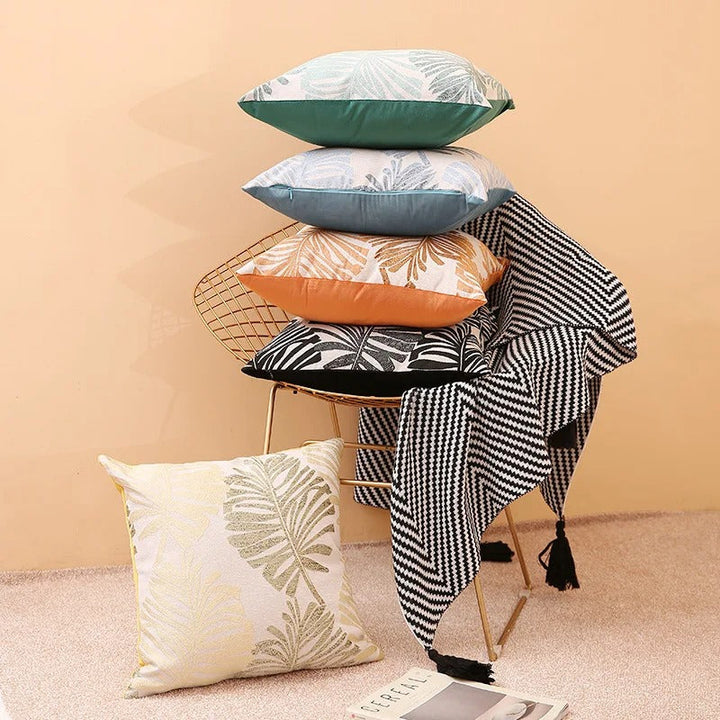 Cairo™ | Cushion cover with tropical leaf pattern