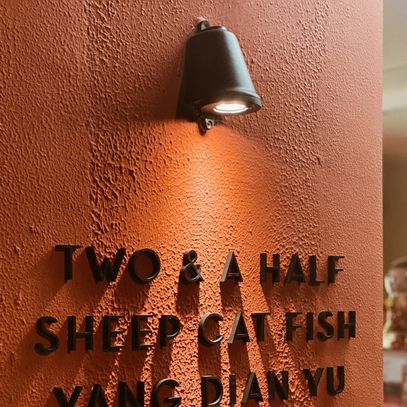 Tello™ | Industrial Retro Outdoor Light